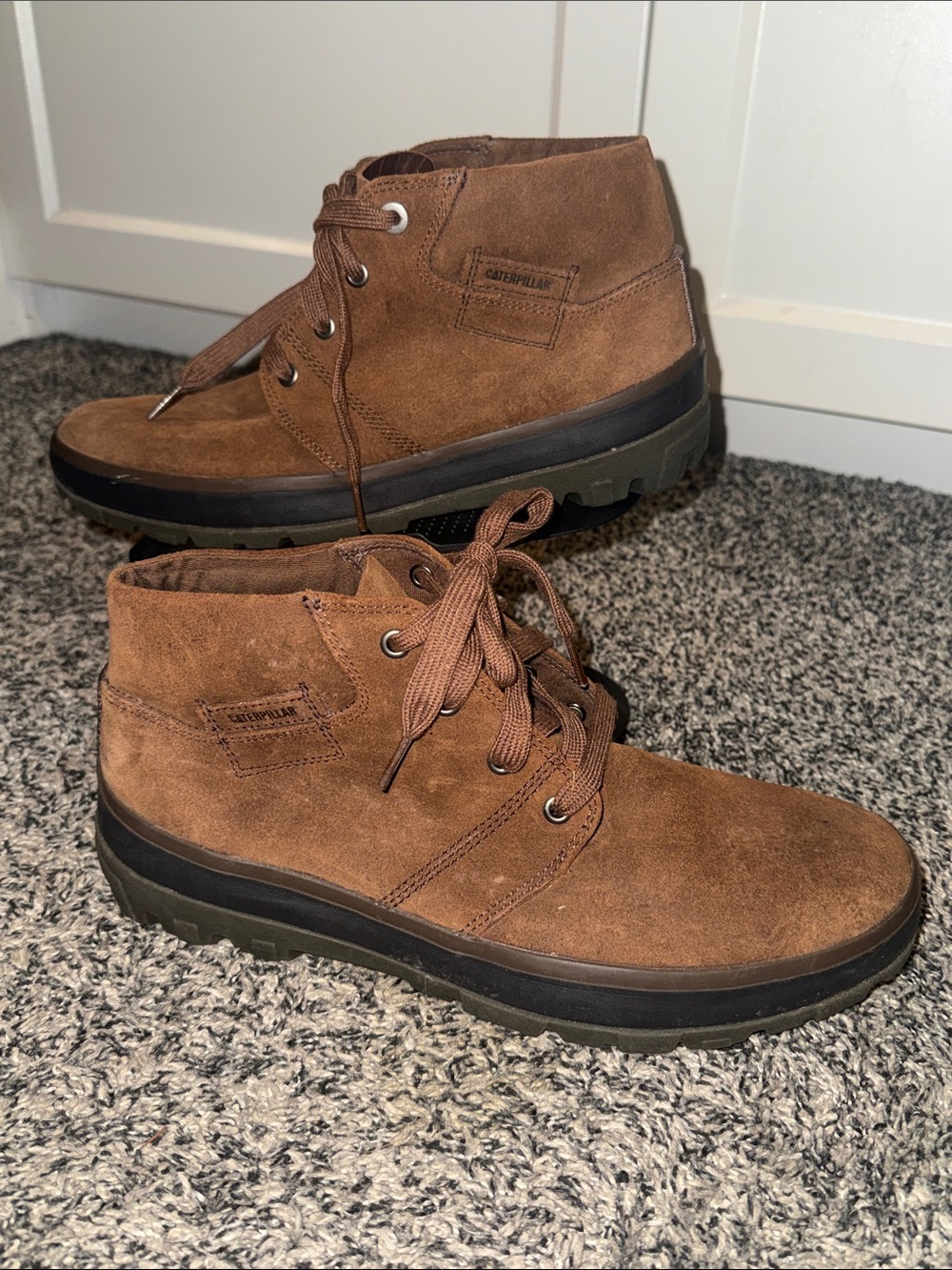 CAT Caterpillar Men’s Brown Suede Chukka Boots Size 10 Wide